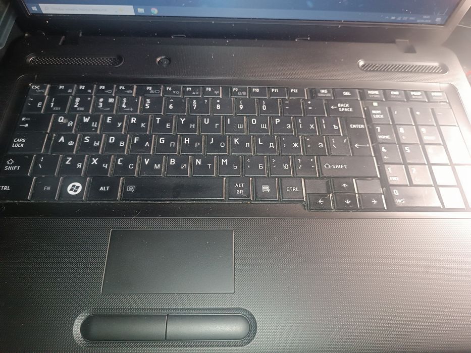 Игровой Toshiba C670-13D с большим 17.3" экраном 16Гб ОЗУ ssd 120Гб