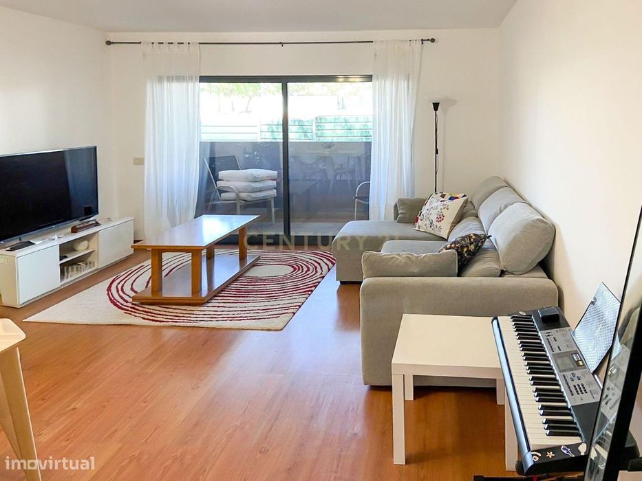 Apartamento T2 com Garagem em Localização Privilegiada — Portimão, Faro