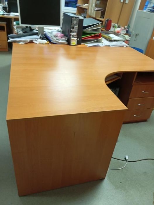 Стол офисный письменный