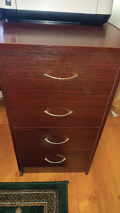 Стіл  письмовий,комп'ютерний