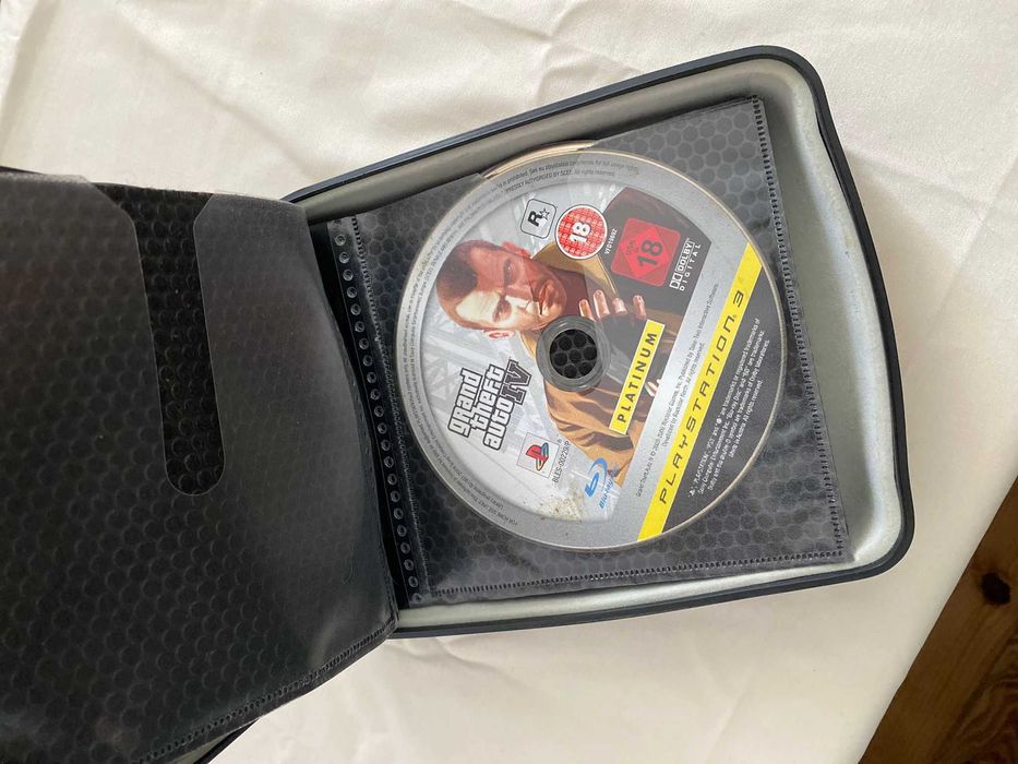 PS3 250gb + 2 comandos + jogos
