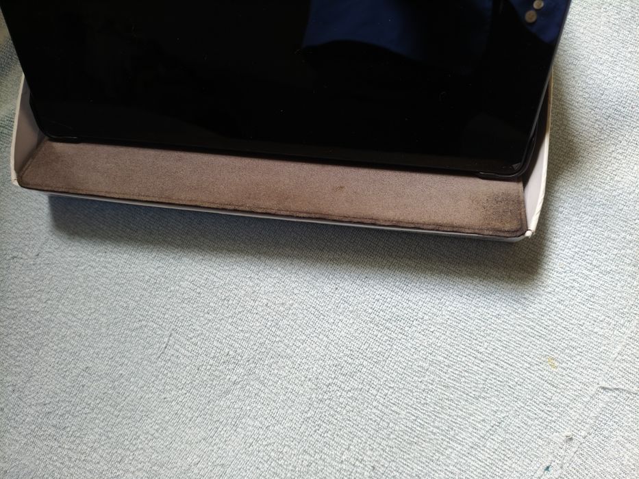 T Tablet 5G T- Mobile z firmowym etui