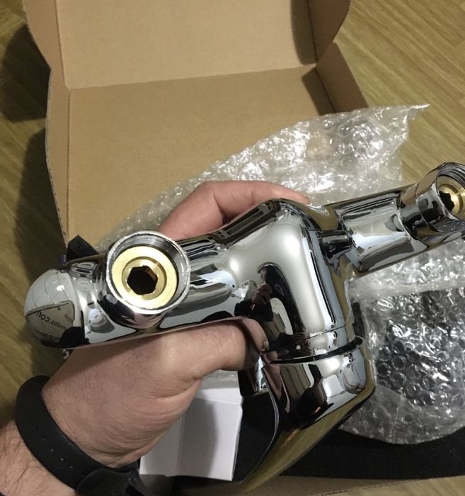 Смеситель для ванны