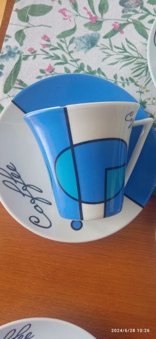 Kubeczki z podstawkami