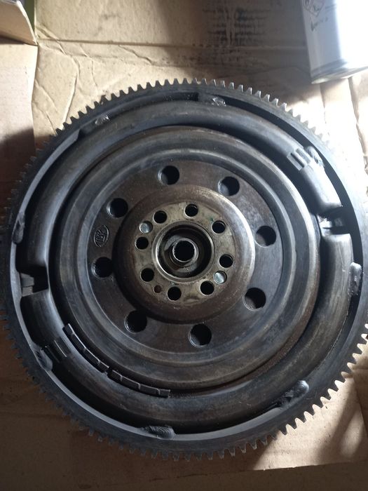 Маховик двохмасовий 158105266А на Ауді 4 1.8