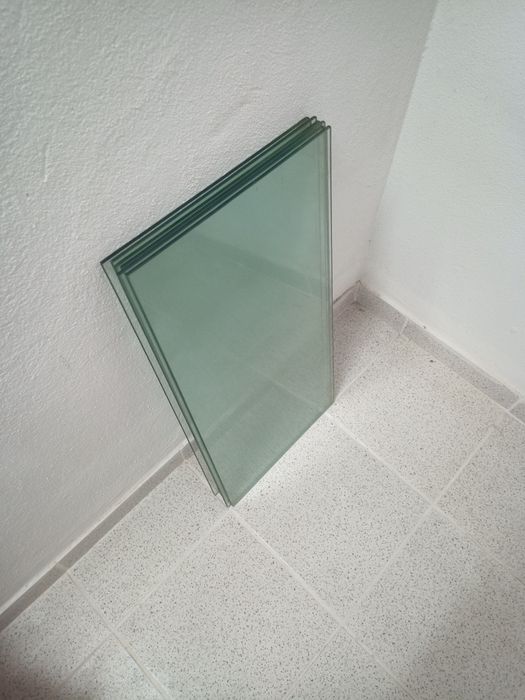 Prateleiras em vidro