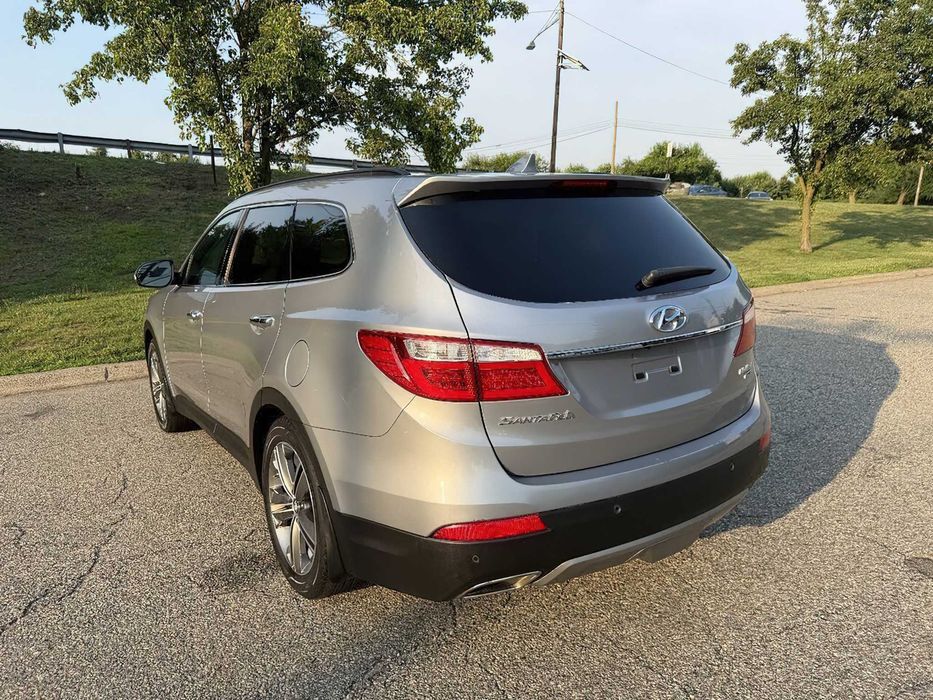 Hyundai Santa Fe      2016
