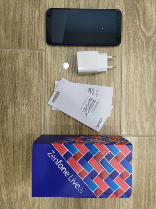 Мобільний телефон Asus ZenFone Live  2/32GB  DualSim