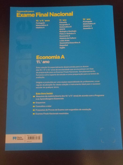 Livro de preparação para os exames nacionais Economia A