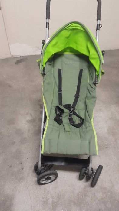 Carrinho de passeio de bebé