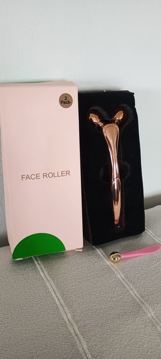 Masażer roller do masażu twarzy