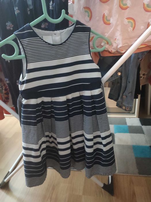 Elegancka sukienka w paski 86 Jasper Conran biało granatowa