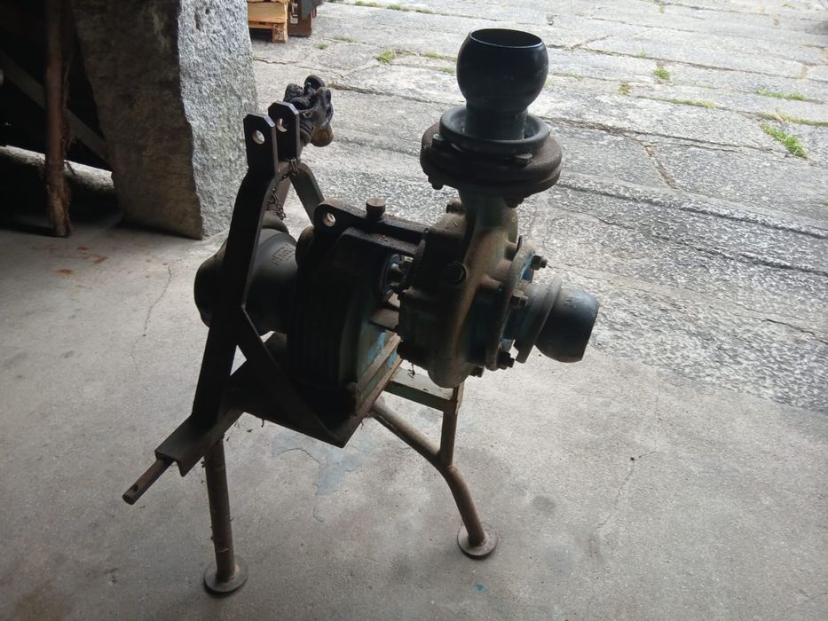 Bomba de água para trator