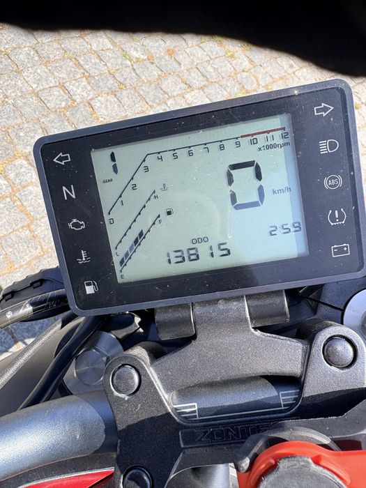 Zontes 125 U  LCD – 13.815 km – Impecável / Como Nova