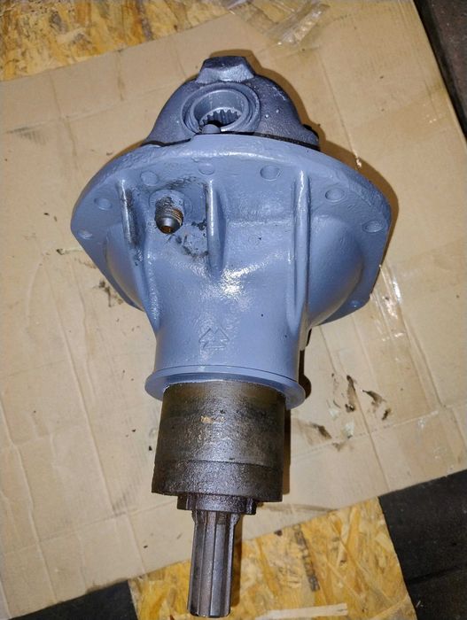 Mechanizm różnicowy, atak przedniego napędu Massey Ferguson 3050