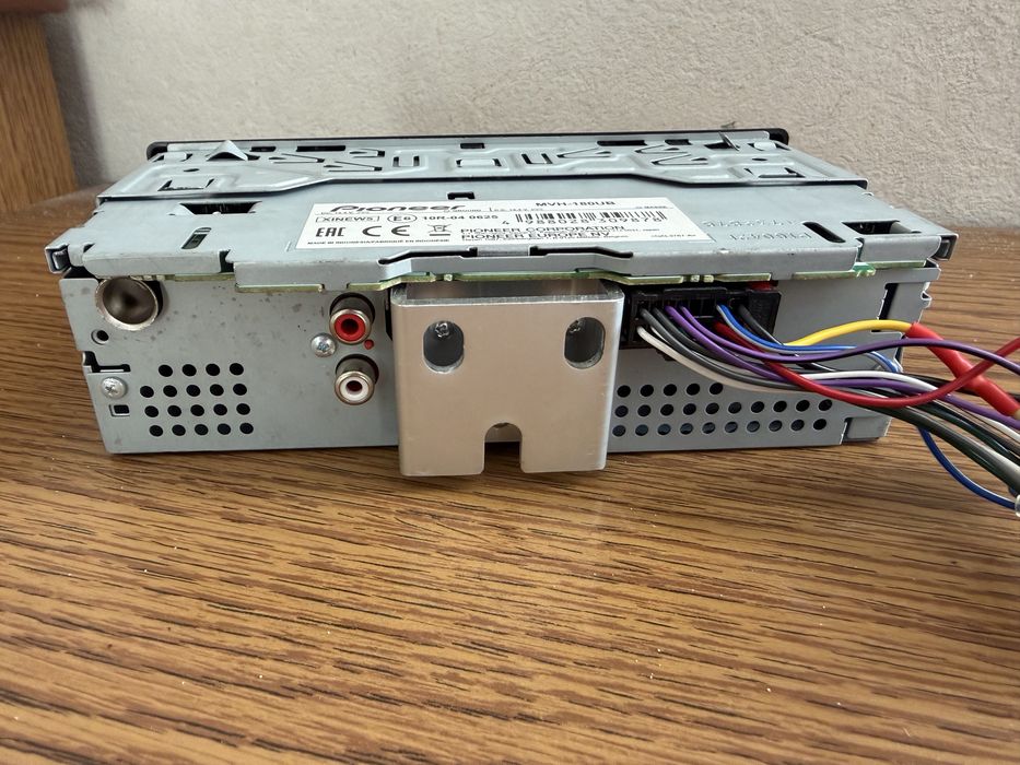 Radio samochodowe pionner MVH-180UB