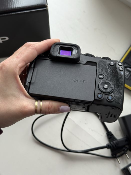 Фотоапарат canon rp бездзеркальна камера