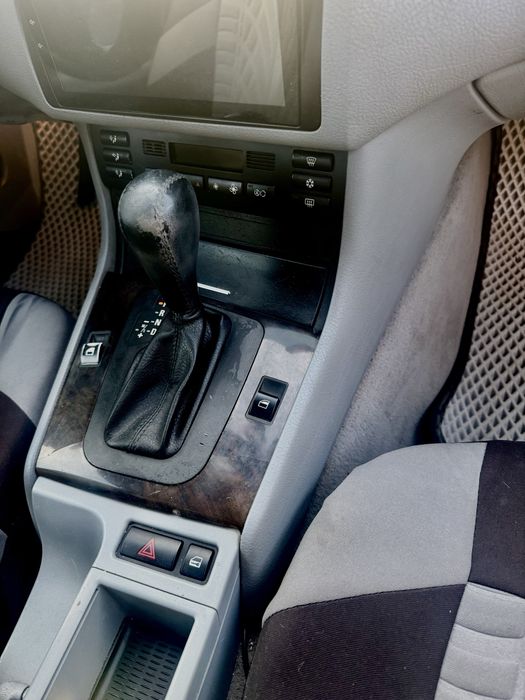Продаж бмв е 46 2003 рік на автоматі
