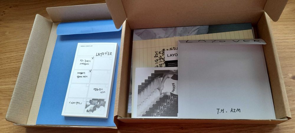 Album V Layover plus Weverse Pob