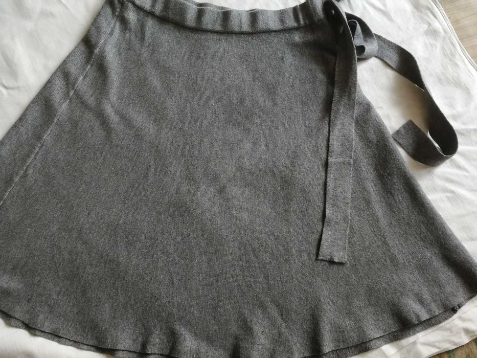 MONNARI spódnica rozkloszowana z kokardą rozm.42