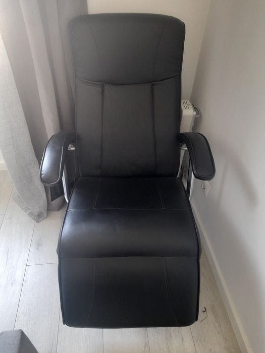 Chaise longue em pele preta