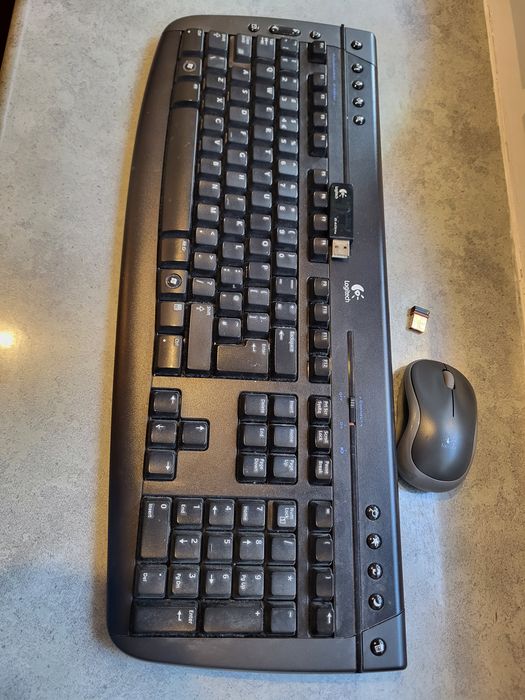 Zestaw bezprzewodowy Logitech klawiatura i mysz