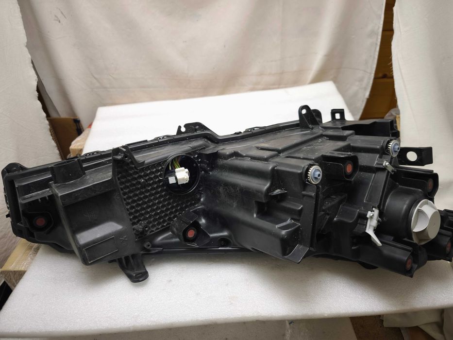 Фара Lexus RZ 2023 LED  8118546110 8114546110