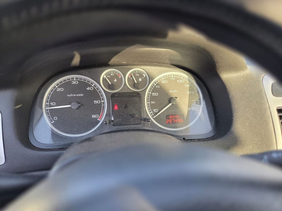 Peugeot 307 1.4 XR foto 3