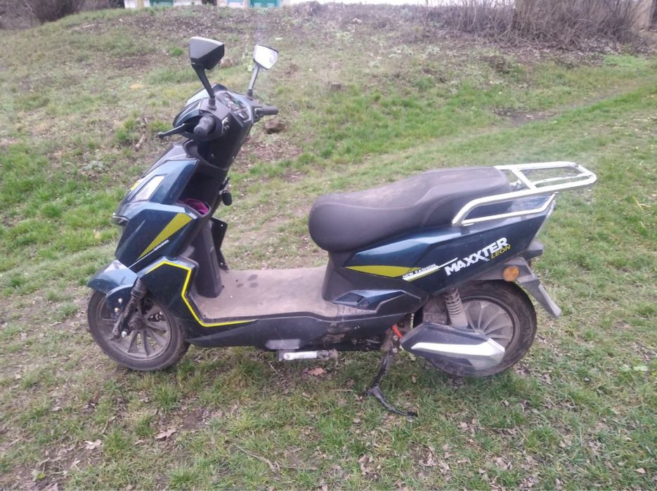 Електроскутер  Maxxter leon 2500W