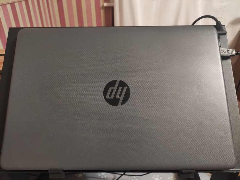 Ноутбук HP 255 g8