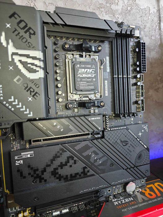 Материнська плата Rog Strix X870-F Gaming Wifi (AM5) 7000-9000 AMD