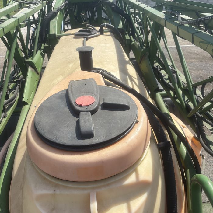 Opryskiwacz Amazone UX 4200