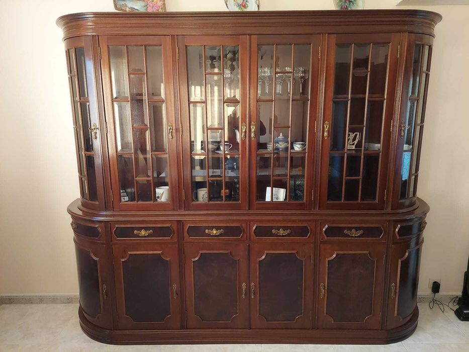 Armário de sala de jantar