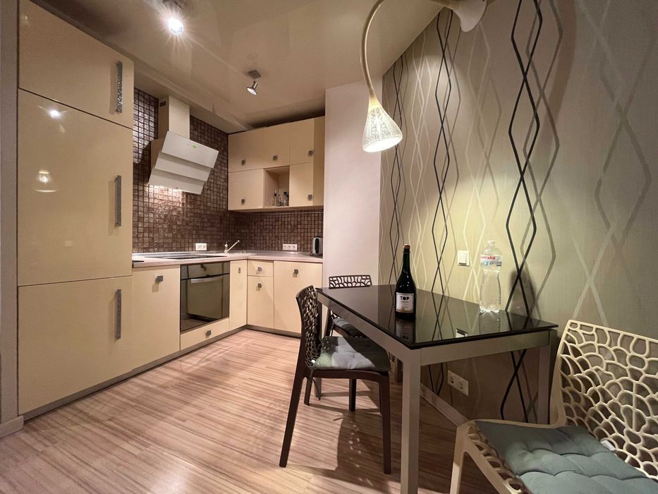 Apartment in Kyiv - More