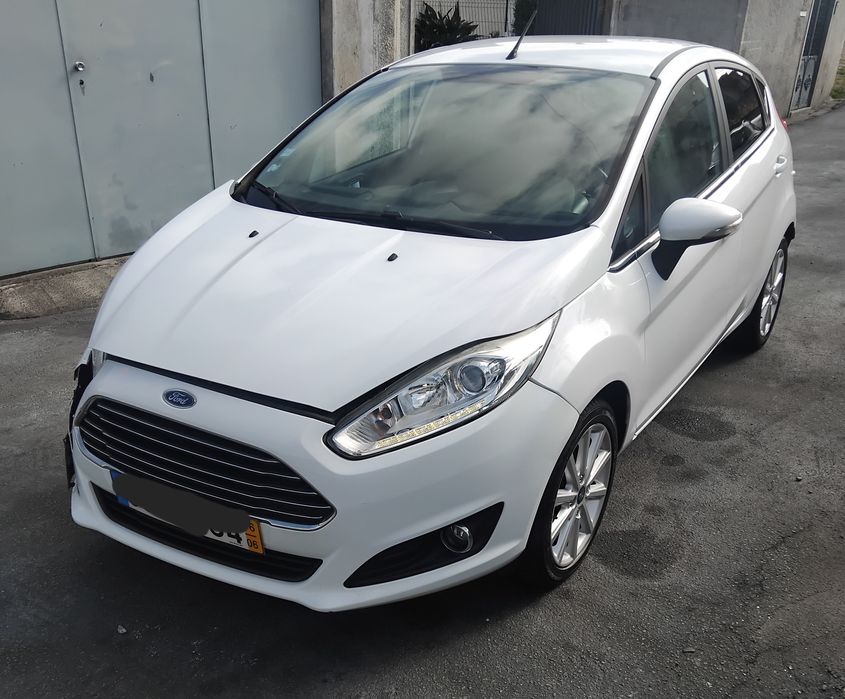 Vendo ford fiesta Vl 1.0 de 2016 nacional com  106 mil km acidentado salvado