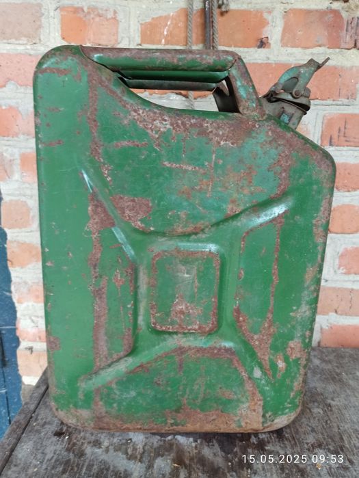 Продам  каністру