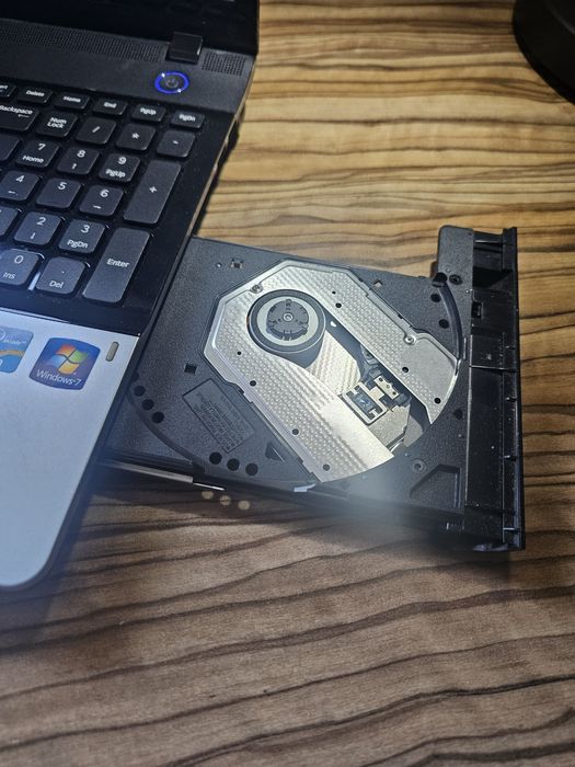 Laptop Samsung NP300E5A
