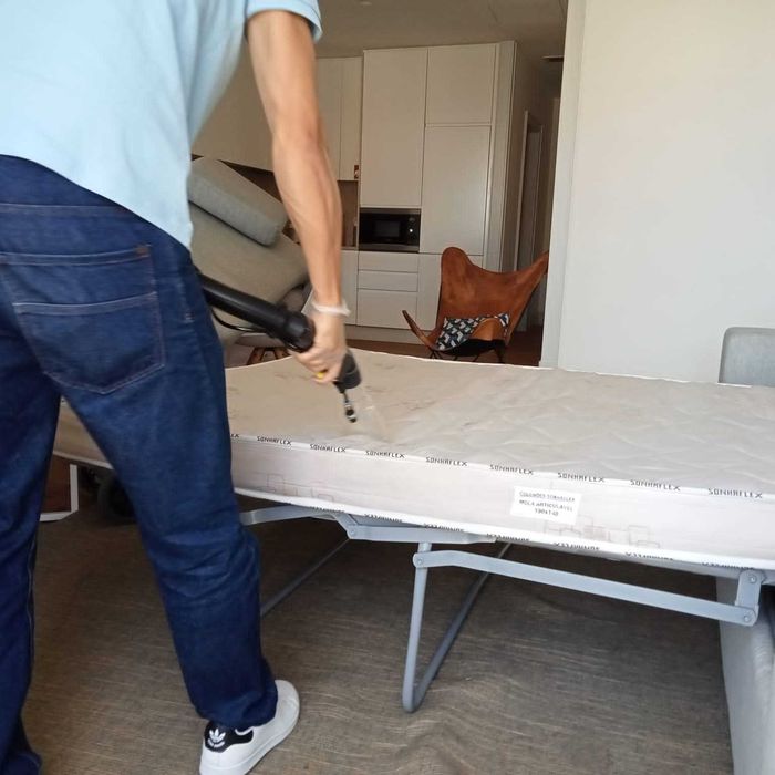 Lavagem de sofá, carpetes, tapetes, cadeiras, colchão e outros.