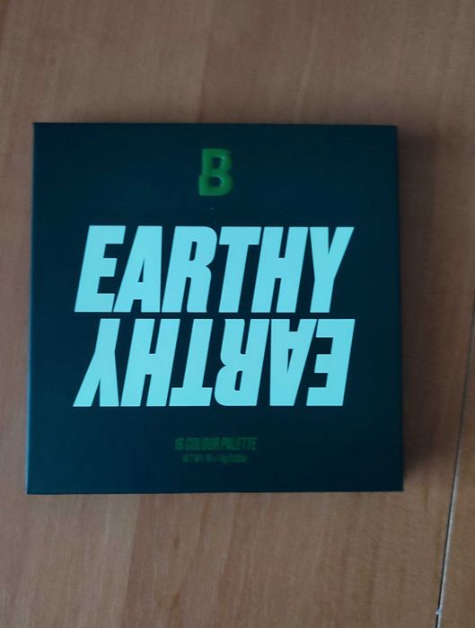 Палетка тіней By Beauty Bay Earthy 16 Colour Palette (оригінал)