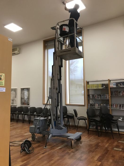 Aluga-se plataforma elevatoria genie