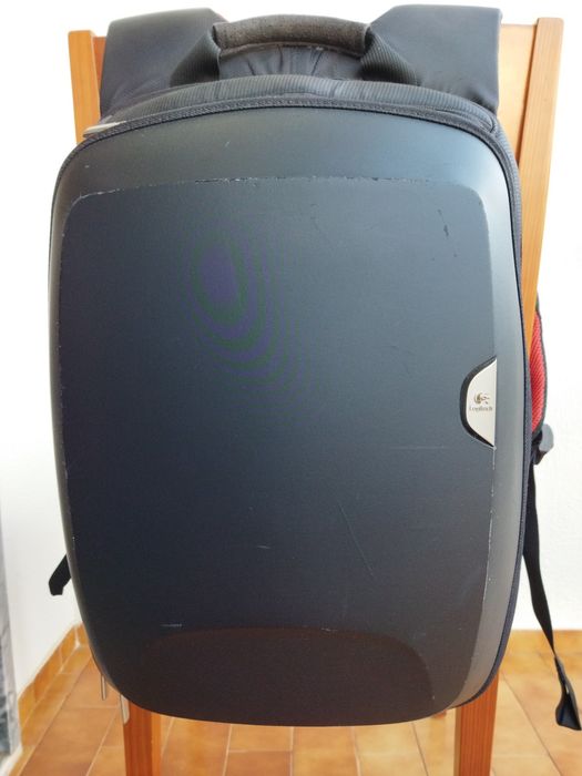 Mochila p/ portátil Logitech Kinetik
