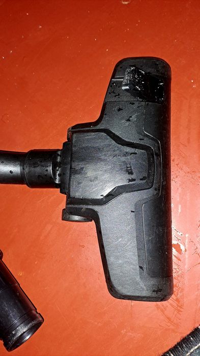 Пилесос Bosch 700w