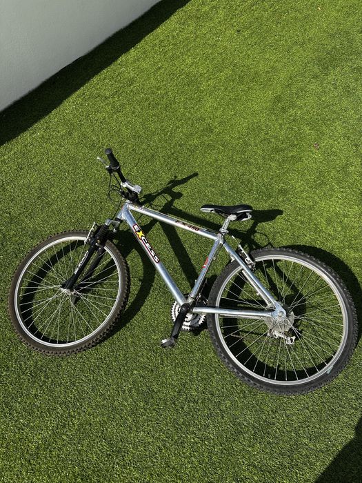 Bicicleta BTT Excess EX450 com Roda 26 para reparar