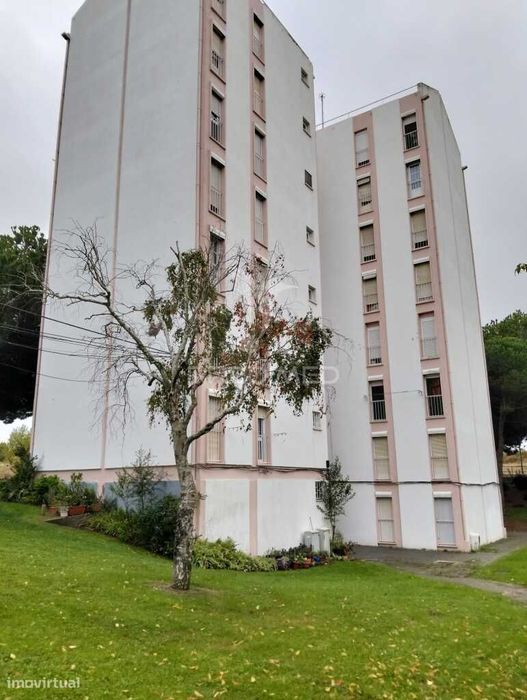 Apartamento T2 - Com elevador no Vale da Amoreira — Baixa Da Banheira E Vale Da Amoreira, Setúbal
