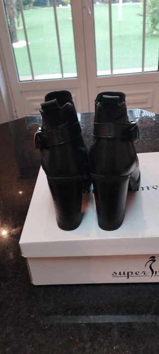 Botins pretos tam. 36