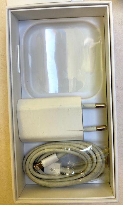 Apple iPhone 
5S 
1/ 16 GB 
złoty/ Gold