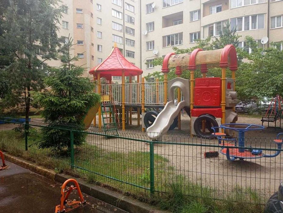 Продаж 2-кімн. квартири по вул.Залізнична, близько до центру