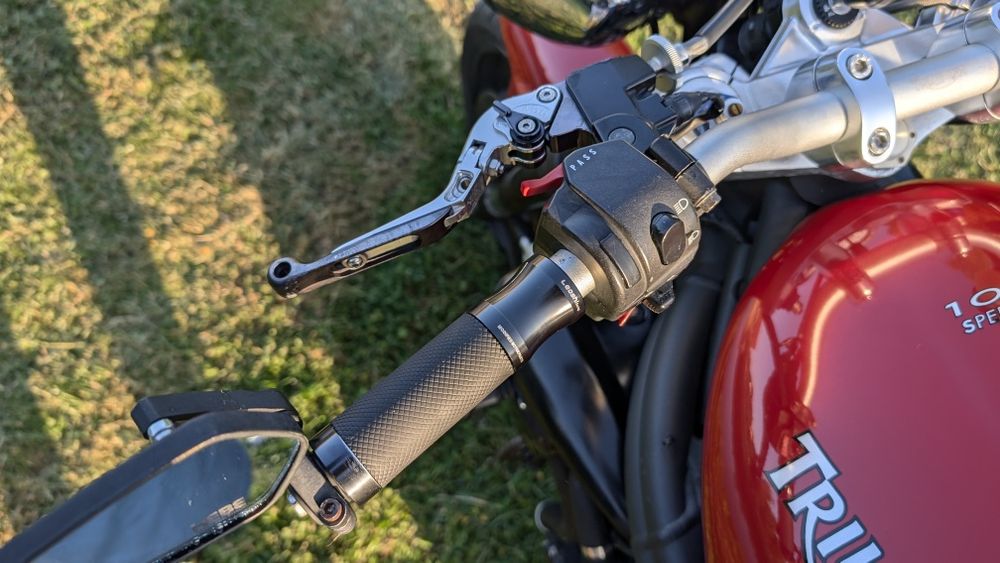 Triumph speed triple 1050