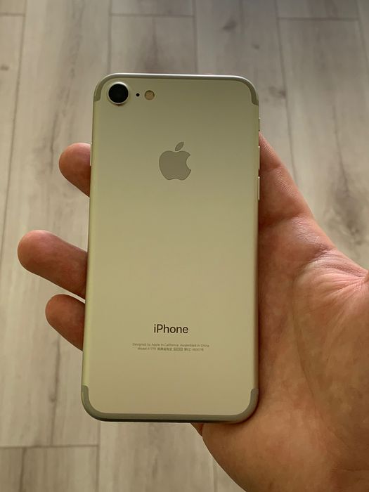 iPhone 7 128 GB Silver Neverlock в идеальном состоянии
