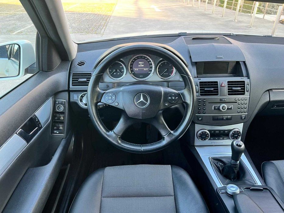 Mercedes-Benz C220 (LER DESCRIÇÃO)